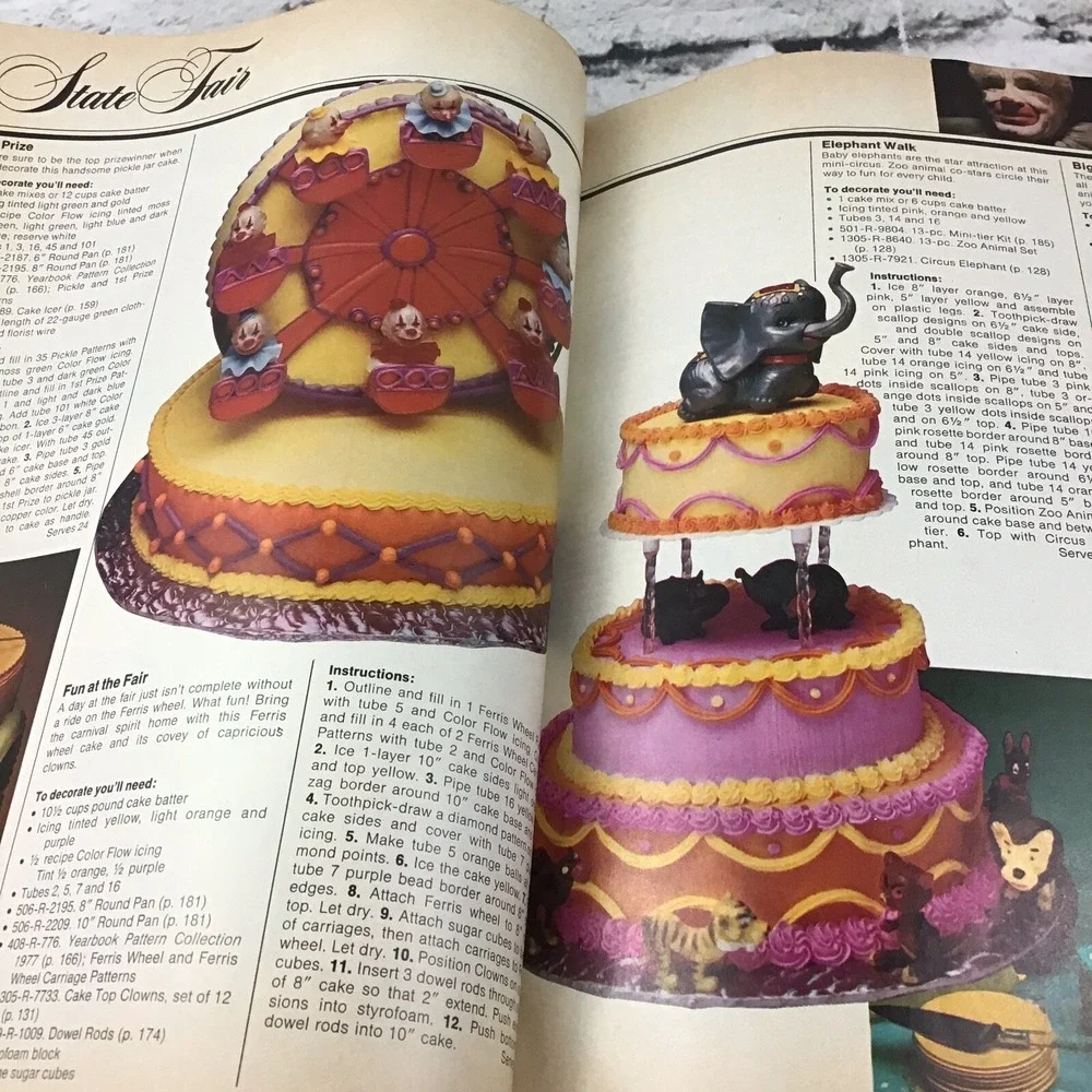 Wilton Yearbook Cake Decorating The American Art of Celebration Vintage 1977‎